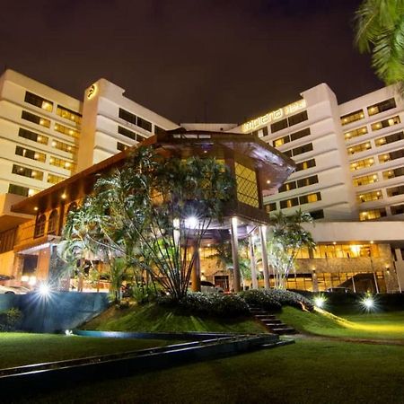 โรงแรมอิมเพียนา อิโปห์ ภายนอก รูปภาพ