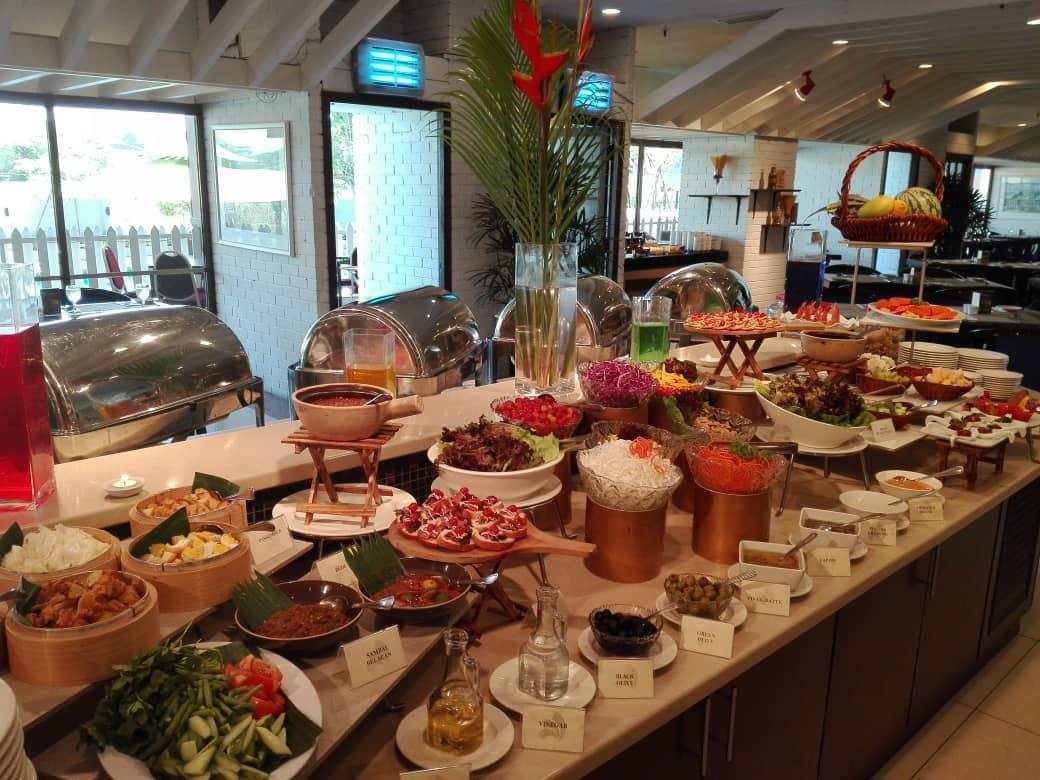 โรงแรมอิมเพียนา อิโปห์ ภายนอก รูปภาพ