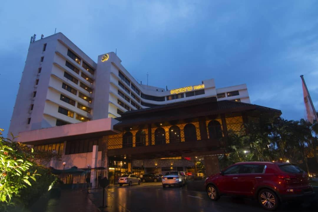 โรงแรมอิมเพียนา อิโปห์ ภายนอก รูปภาพ